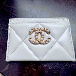 Chanel 19 Lambskin Card Holder authentic